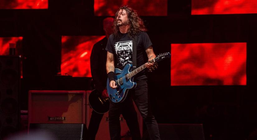 Új dallal tért vissza a Foo Fighters a viharos évek után