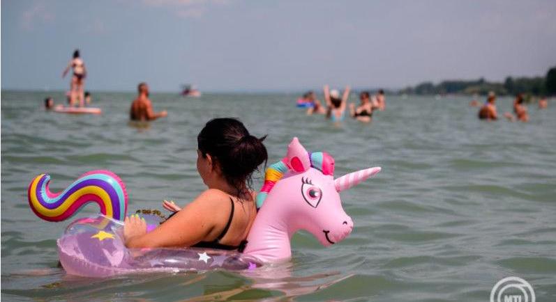 A Balaton sem bírja már ezt a kánikulát