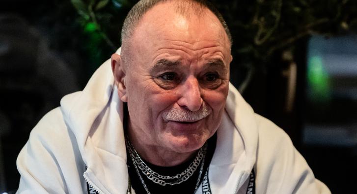 Nagy Feró tévedésből fiúnevet adott tojó varjújának, nem bírta ki csípős megjegyzés nélkül: „Látjátok, a lány is lehet Rudi!”