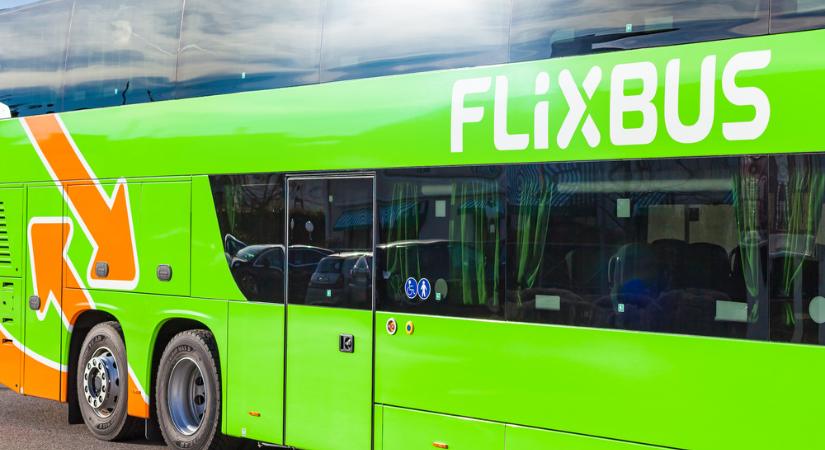 Felborult a Flixbus egyik járata Németországban