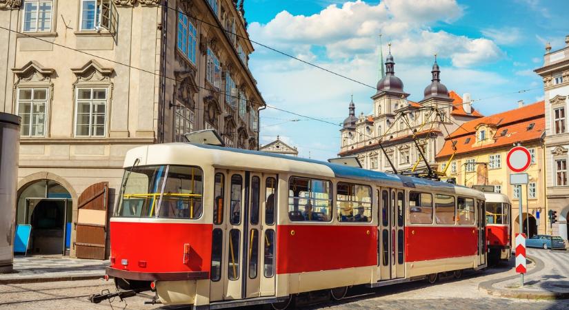Mi történik Csehországban? Súlyos áramszünet bénított le több régiót is, Prágában leállt a tömegközlekedés