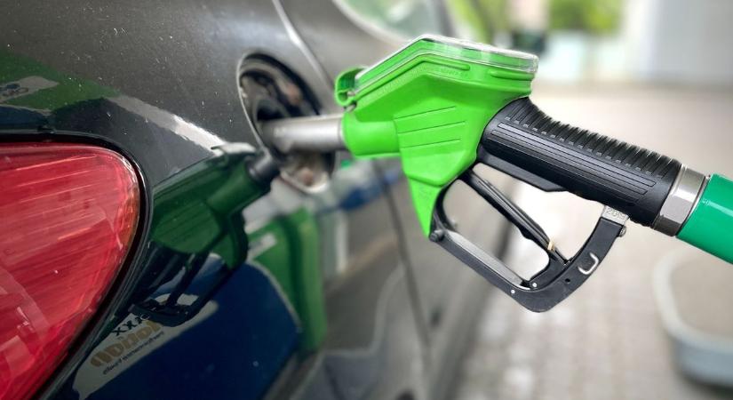 Mennyi marad a zsebünkben? - Ismét változik az üzemanyag ára a hétvégén