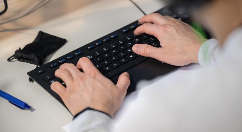 Túl sokat kerestek – a Magyar Posta elbocsát félszáz informatikust