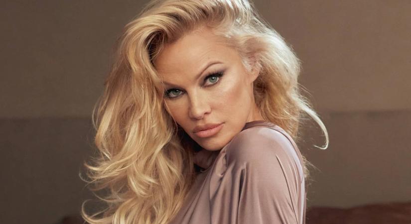 „Mindenkivel legalább egyszer ágyba bújtam” – Leleplezte a Baywatch sötét titkát Pamela Anderson