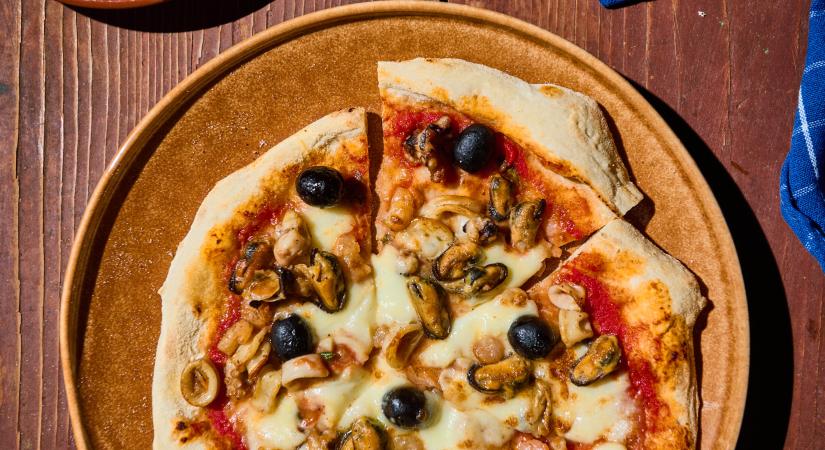 Tenger gyümölcsei pizza