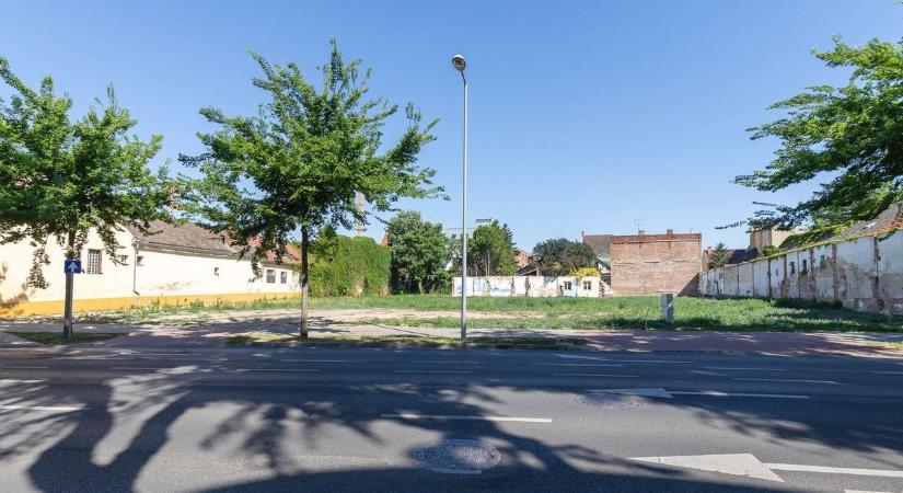 Mi már tudjuk, Boros József ismert üzletember mit épít Debrecen belvárosában! – fotókkal!