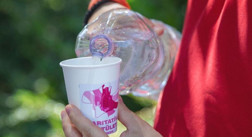 Vigyázz! Visszahívták az ásványvizet, kockázatos inni belőle