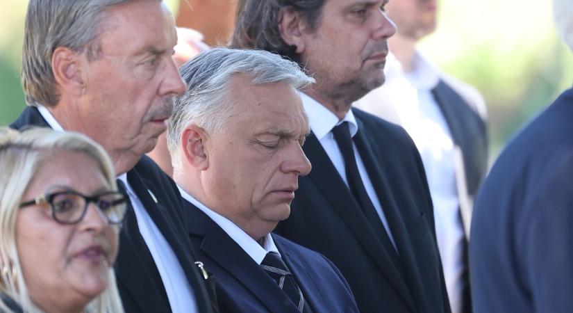 Erdélybe utazott a gyászoló Orbán Viktor: "Isten áldja!"