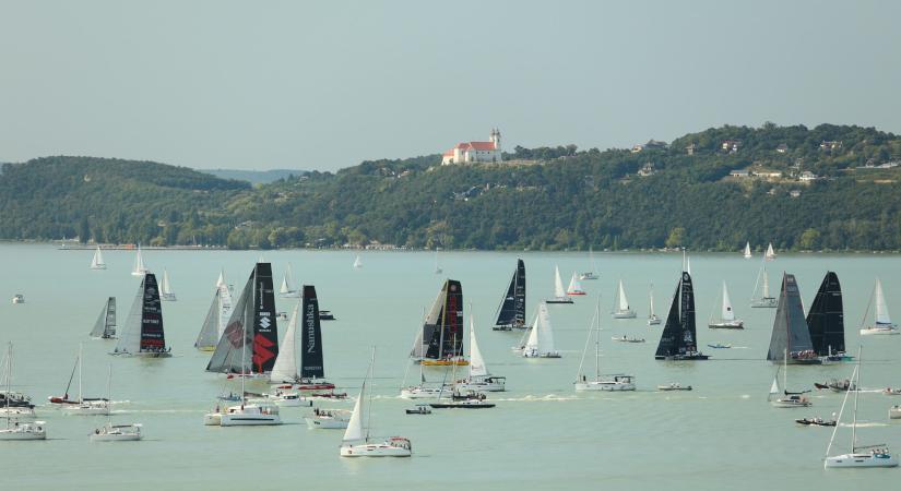 Vitorlásünnep a Balatonon: kezdődik a Kékszalag Fesztivál hete