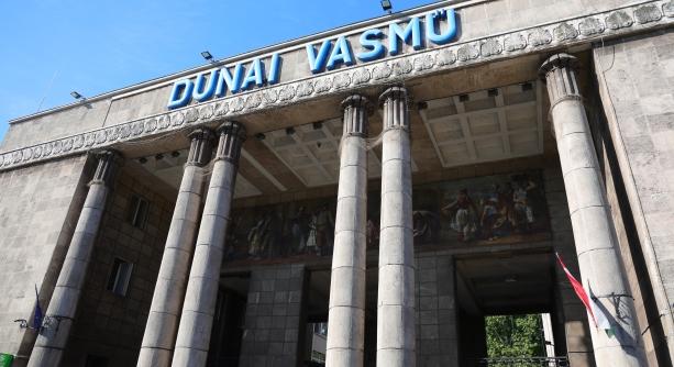 Újabb tömeges elbocsátás a vasműből