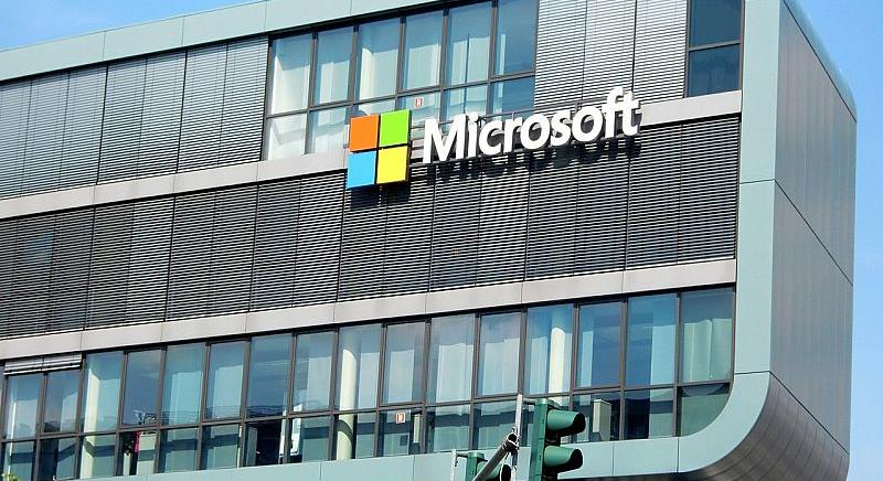 Az MI miatt válik meg közel kilencezer embertől a Microsoft