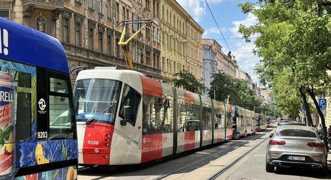 Óriási áramszünet bénította meg Csehországot – ezrek maradtak áram nélkül, a kórházak vészhelyzeti üzemmódban működtek