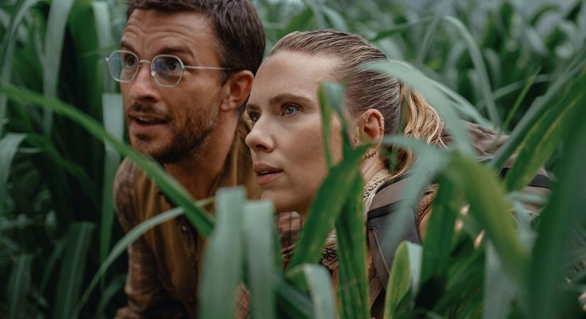 A szexi nerd, a csinos zsoldos és az ásító T-rex – kritika a Jurassic World: Újjászületésről