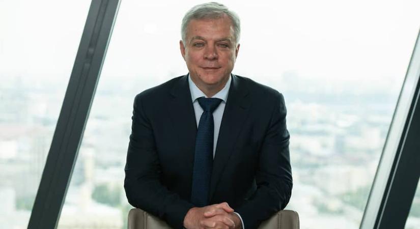 Újabb orosz fejes zuhant ki egy sokadik emeleti ablakból