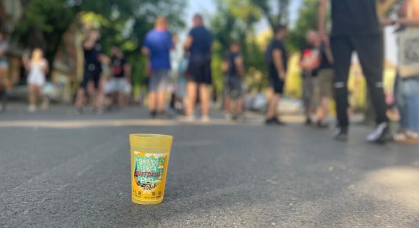 Lezárták az utcát, elkezdődött a szabadkai Csakazértis Sörfesztivál (Fotók)