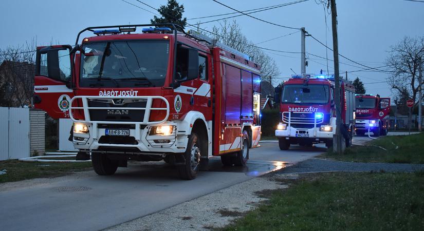 Tűzvész Orosházán – hat város tűzoltói vonultak a helyszínre