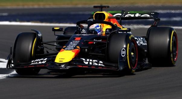 Nincs balansz, nehéz kanyarodni: pocsék pénteket zárt Verstappen