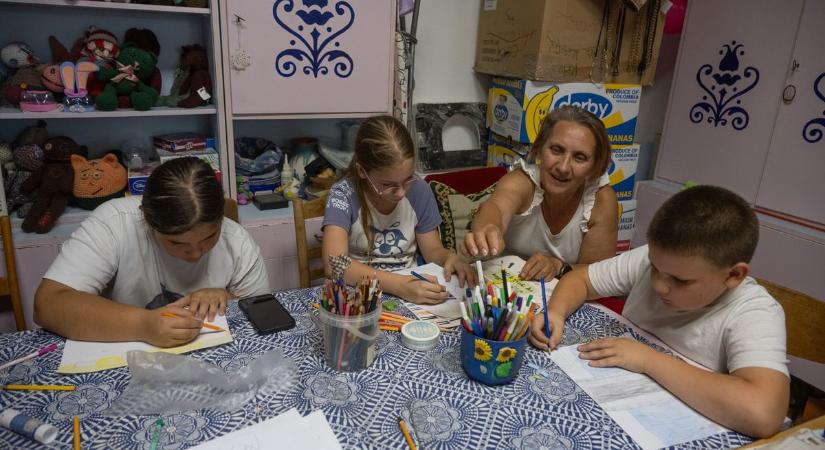 Ellátogattunk a Fatima Házba, megnéztük az Ezeregy éjszaka próbáját és felfedeztük, mit rejt a rakpart betonja