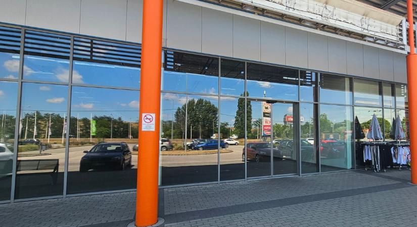 Egy korszak vége, bezárt sokak kedvenc boltja Győrben