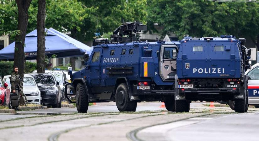 Lövöldözés volt egy bécsi villamoson – elfogtak egy 36 éves lengyel férfit