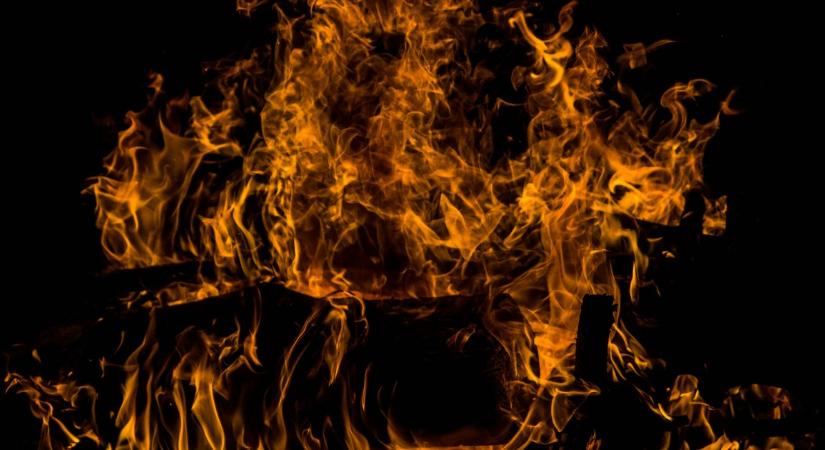 A pokol tüze égett Bács-Kiskunban - képeken az 500 hektáron felcsapott lángok, rengeteg tűzoltó küzdött velük