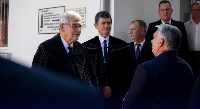 Orbán Viktor Erdélybe utazott – gyászol