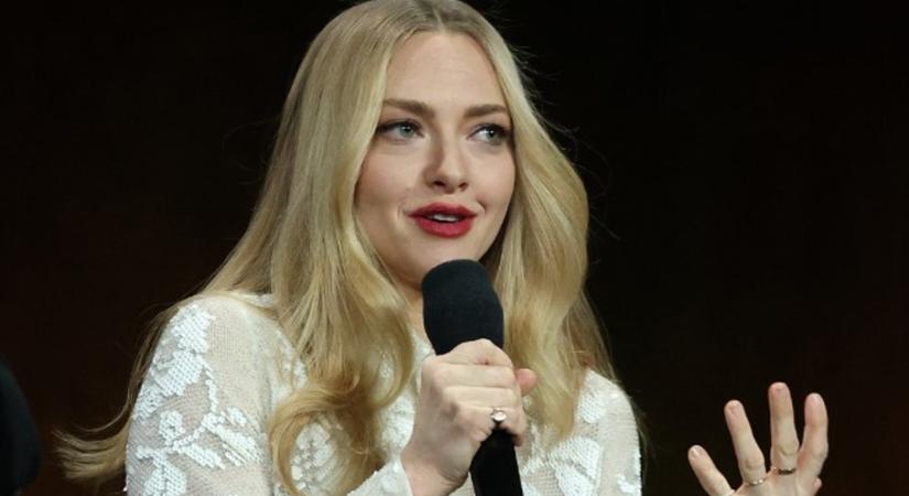 Mamma mia! Amanda Seyfried gyönyörű keskeny közlekedőjét látnod kell!