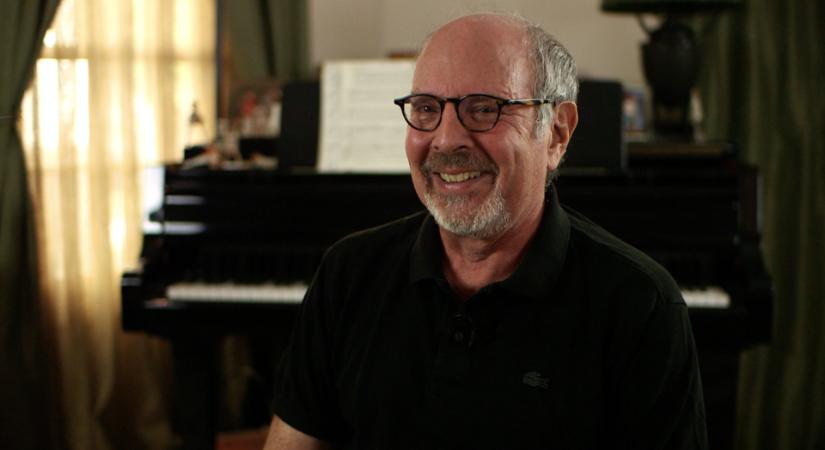 78 évesen elhunyt Mark Snow zeneszerző, akinek az X-akták legendás főcímdalát köszönhetjük