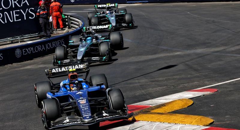 Sainz: Russell titkolja a bizonytalanság hatását