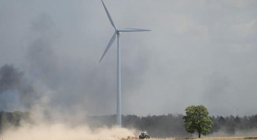 Tovább terjed a tűzvész Németországban, újabb kitelepítések Szászországban