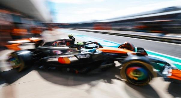 ÉLŐ: Az F1-es Brit Nagydíj harmadik szabadedzése