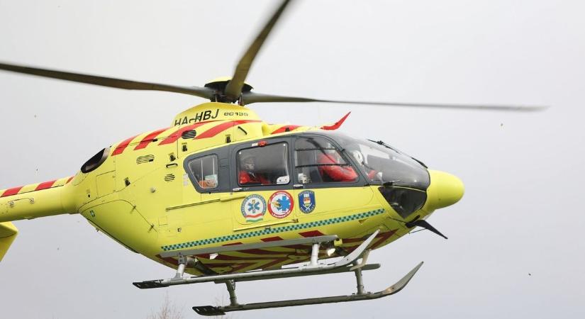 Súlyos baleset történt Hajdú-Biharban, mentőhelikopter is érkezett
