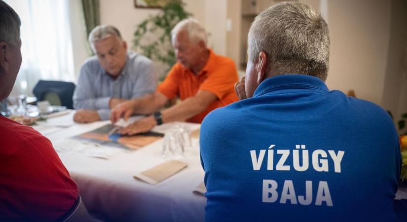 A kormányfő a vízügyi szakemberekkel folytatott egyeztetést