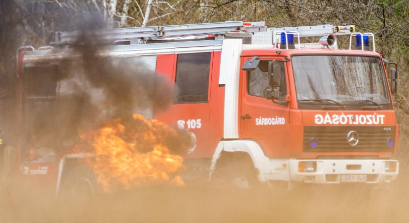 Leégett több hektár lábon álló búza és szalma Létavértesnél