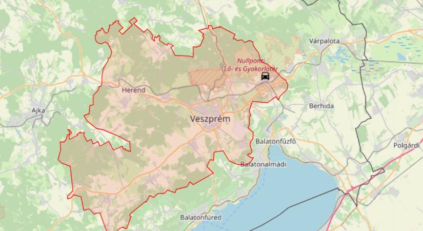 Frontális karambol Hajmáskéren – teljes az útzár