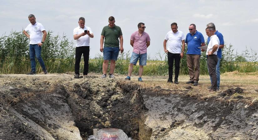 Szabad vizekkel árasztják el a „gödröket": így válik valóra a jászsági gazdálkodók álma