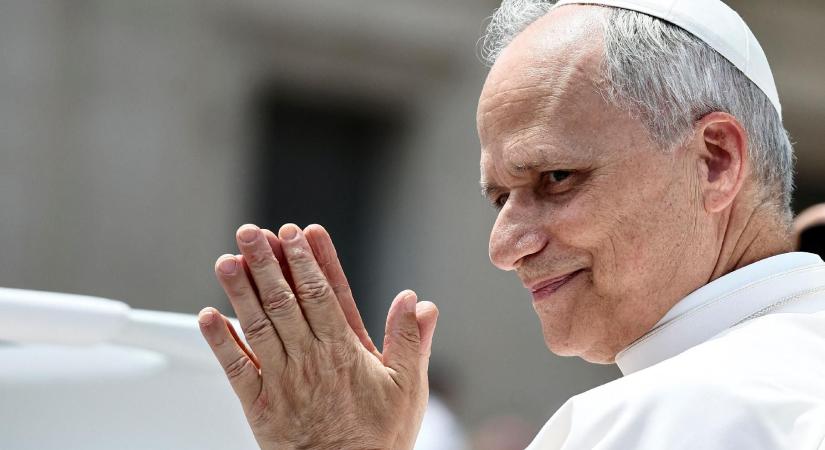 Leó pápa Castel Gandolfóba látogatott nyári szabadsága előtt