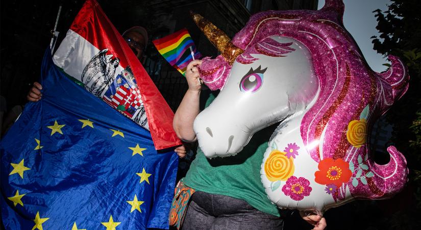 A hónap, amikor a Fidesz egy mesterterv alapján a Pride, a sajtó és a civilek ellehetetlenítése helyett hülyét csinált magából