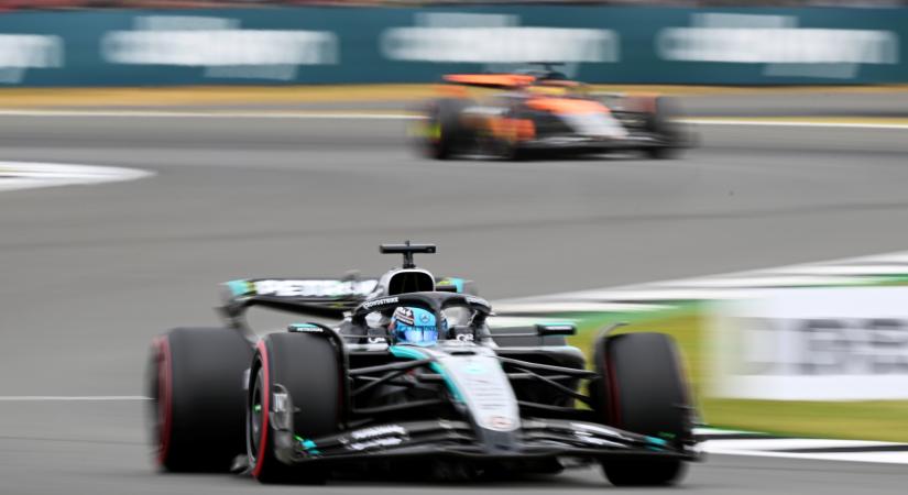 F1: Úgy megtáltosodott a Mercedes, hogy Russellt is meglepte