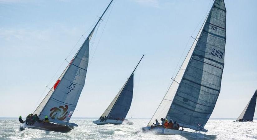 Elkezdődött a vitorlásünnep a Balatonon