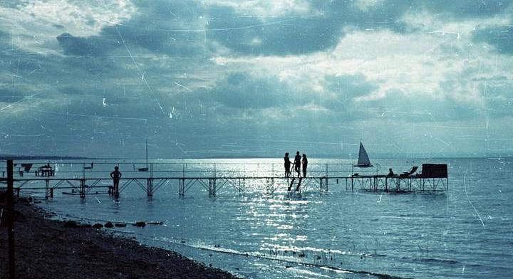 Veszekedés, vitorlázás és egy titkos szerelmi viszony kezdete: így nyaraltak az írók a Balatonon