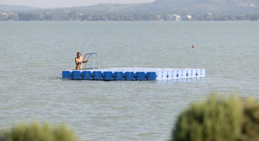 Szó szerint elpárolog a Balaton az iszonyú hőségben, 4 centit apadt egy hét alatt