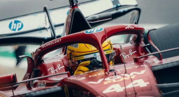 Hamilton az utolsó kanyarban veszthette el az első sort