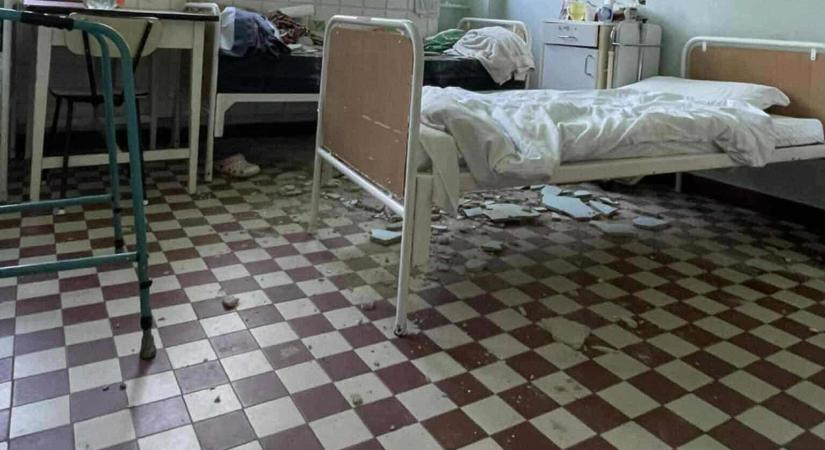 Leszakadt a mennyezet egy magyar kórházban, sokkoló fotókat közölt Kulja András: „a beteg élete csak a szerencsén múlt”