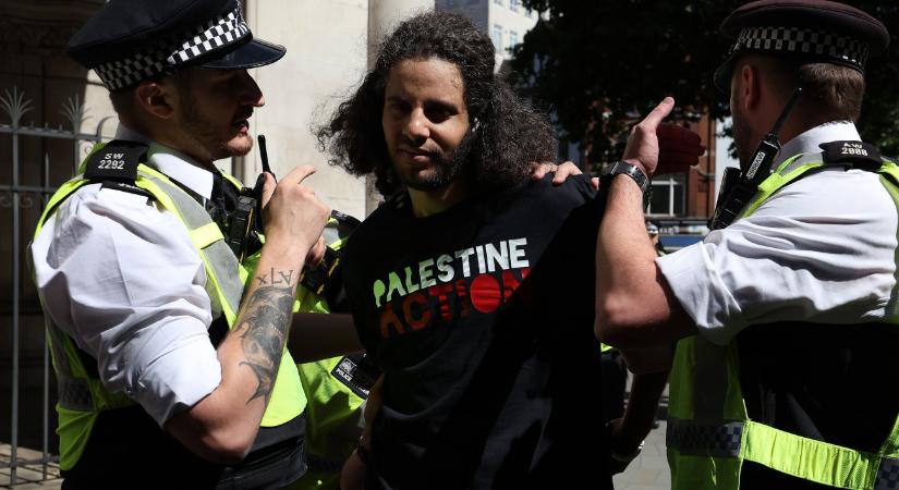 Tüntetés tört ki a Palestine Action szervezet betiltása miatt Londonban
