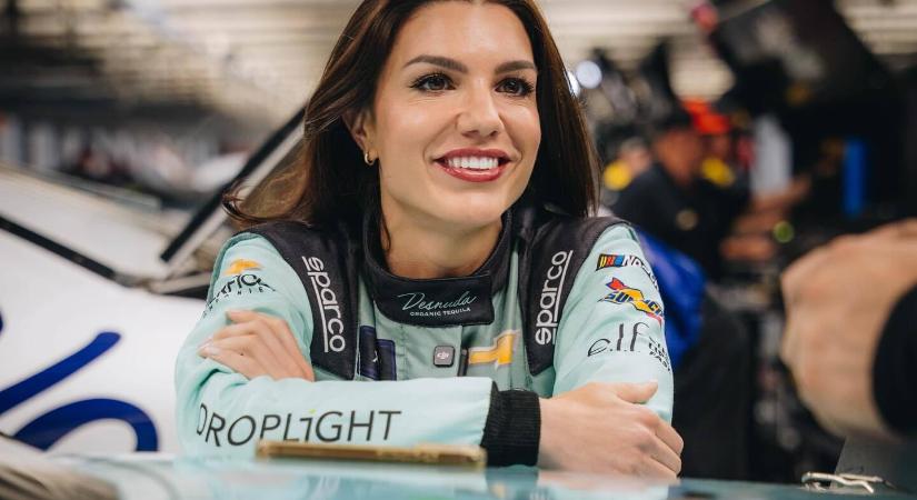 Óriási meglepetés a NASCAR-ban: Katherine Legge kiütötte a rajtrácsról a 23XI-ös Corey Heimet!