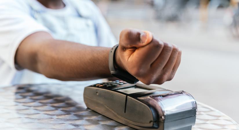 Gránit Bank: már Garmin és Xiaomi okosórával is fizethetnek az ügyfelek