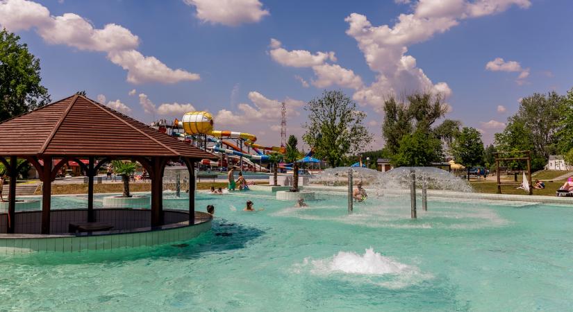 Fürdőnyitási dömping, beüzemelt csúszdapark és megerősített gyógyfürdők