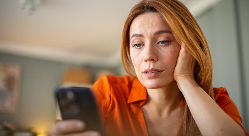 Ha ez az ikon világít mobiltelefonodon, valaki kémkedik utánad a telefonodon keresztül – Így kapcsolhatod ki