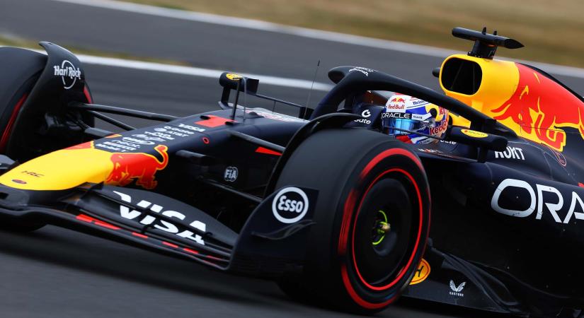 „Nem vagyok harcban senkivel – csak élvezni akarom!” – Verstappen a Brit Nagydíj időmérője után
